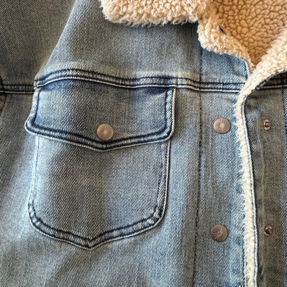 Faherty Women’s Denim Sherpa Jacket - Size Medium - Picture 3 of 7